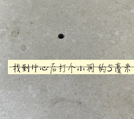 围场瓷砖空鼓维修公司专业解答在瓷砖铺贴过程中，如果砂料搅拌不均匀，将会带来以下问题